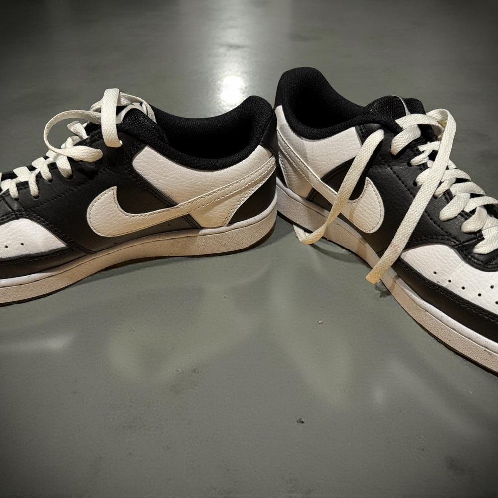 SUMMER READY Nike Black and White Men's Sneakers - Picture 3 of 7